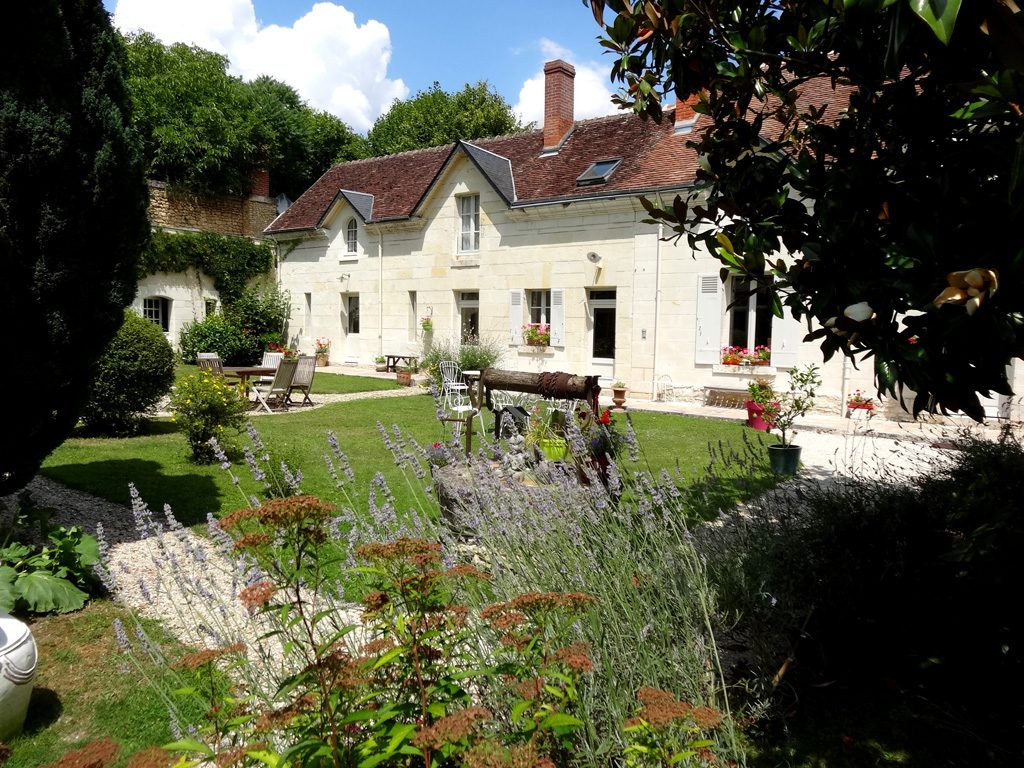 La maison et son jardin paysagé